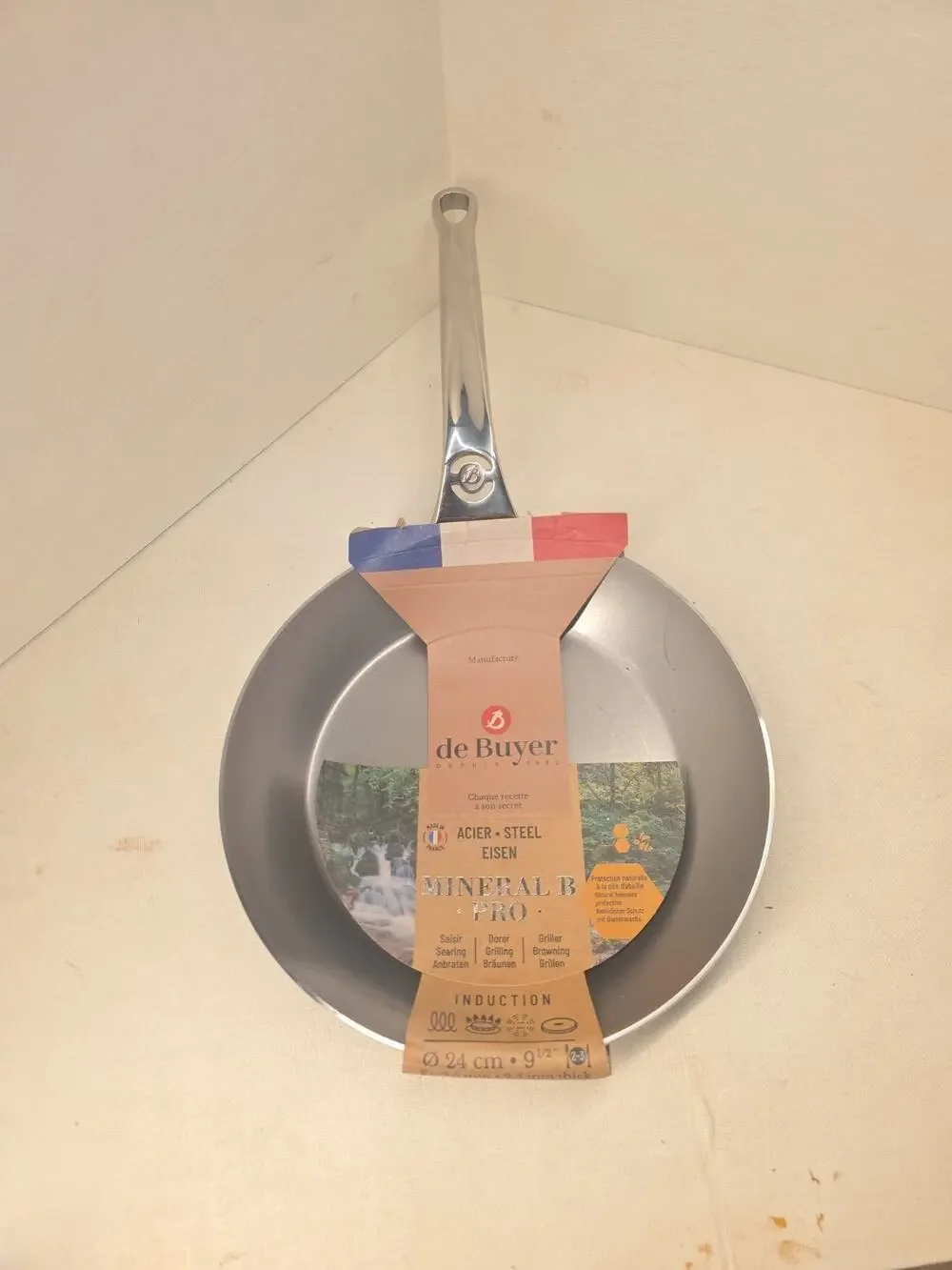de Buyer MINERAL B Pro Carbon Steel Fry Pan - 9.5” Diameter, Made in France